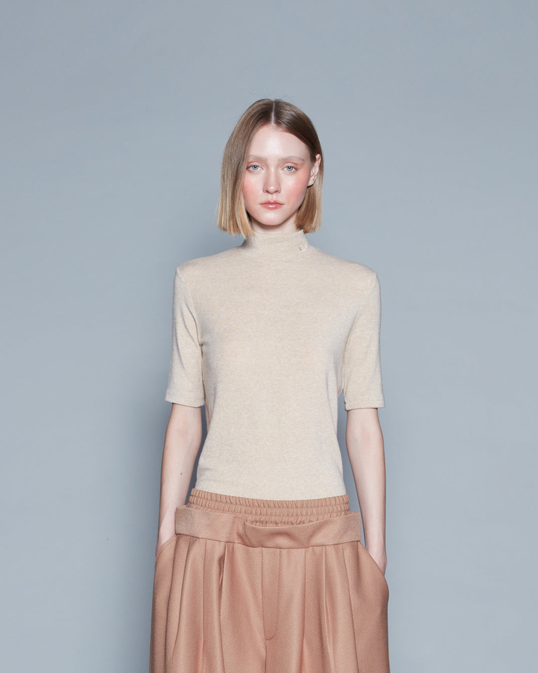 TURTLE NECK TOP (BEIGE)