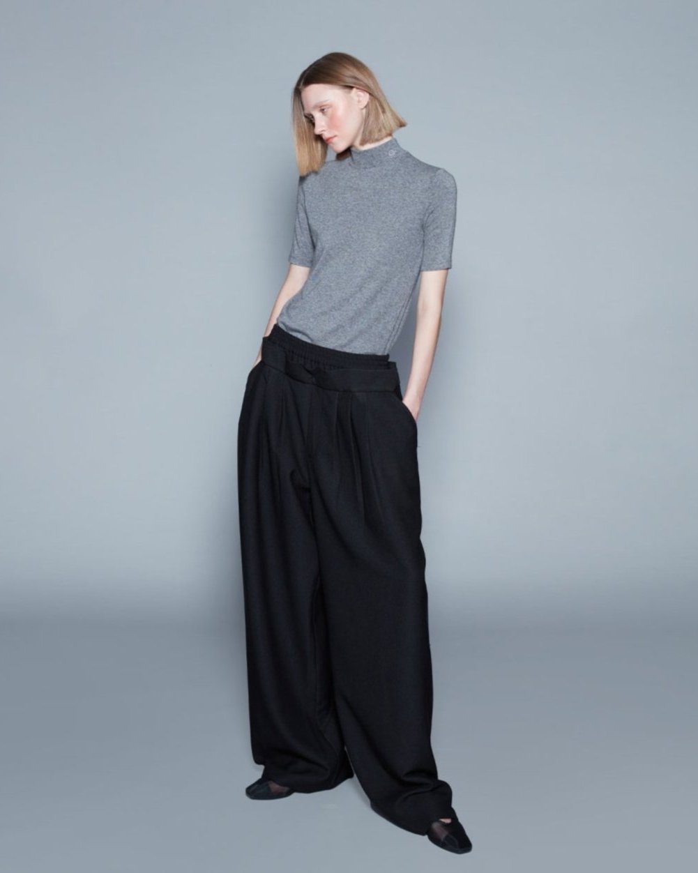 TURTLE NECK TOP (GREY)