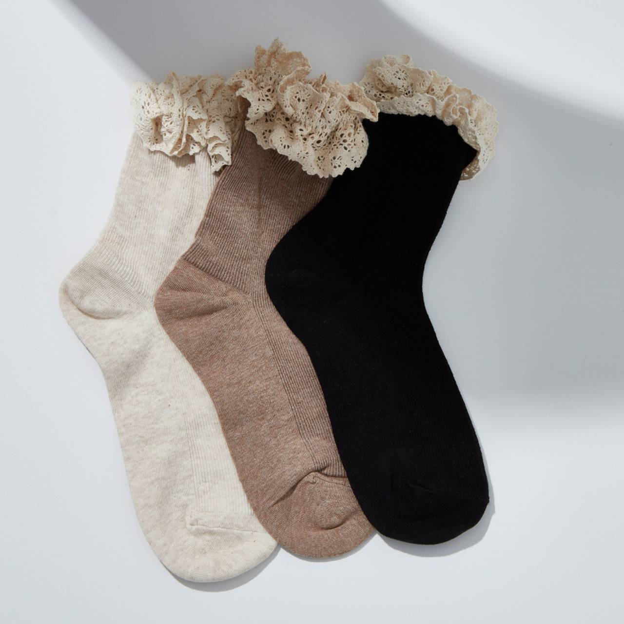 LACE RUFFLE ANKLET SOCKS