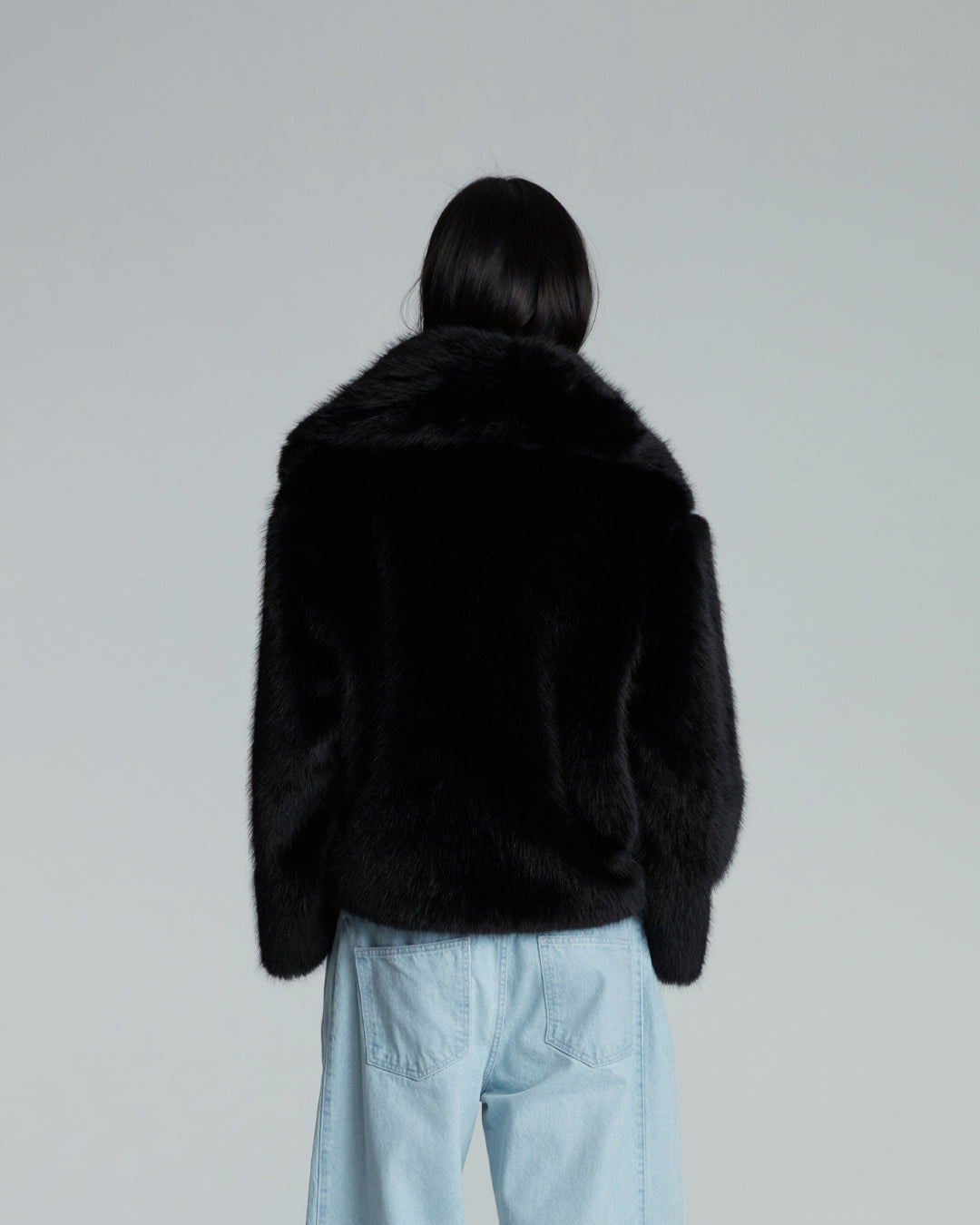 FAUX FUR CROPPED JACKET (BLACK)