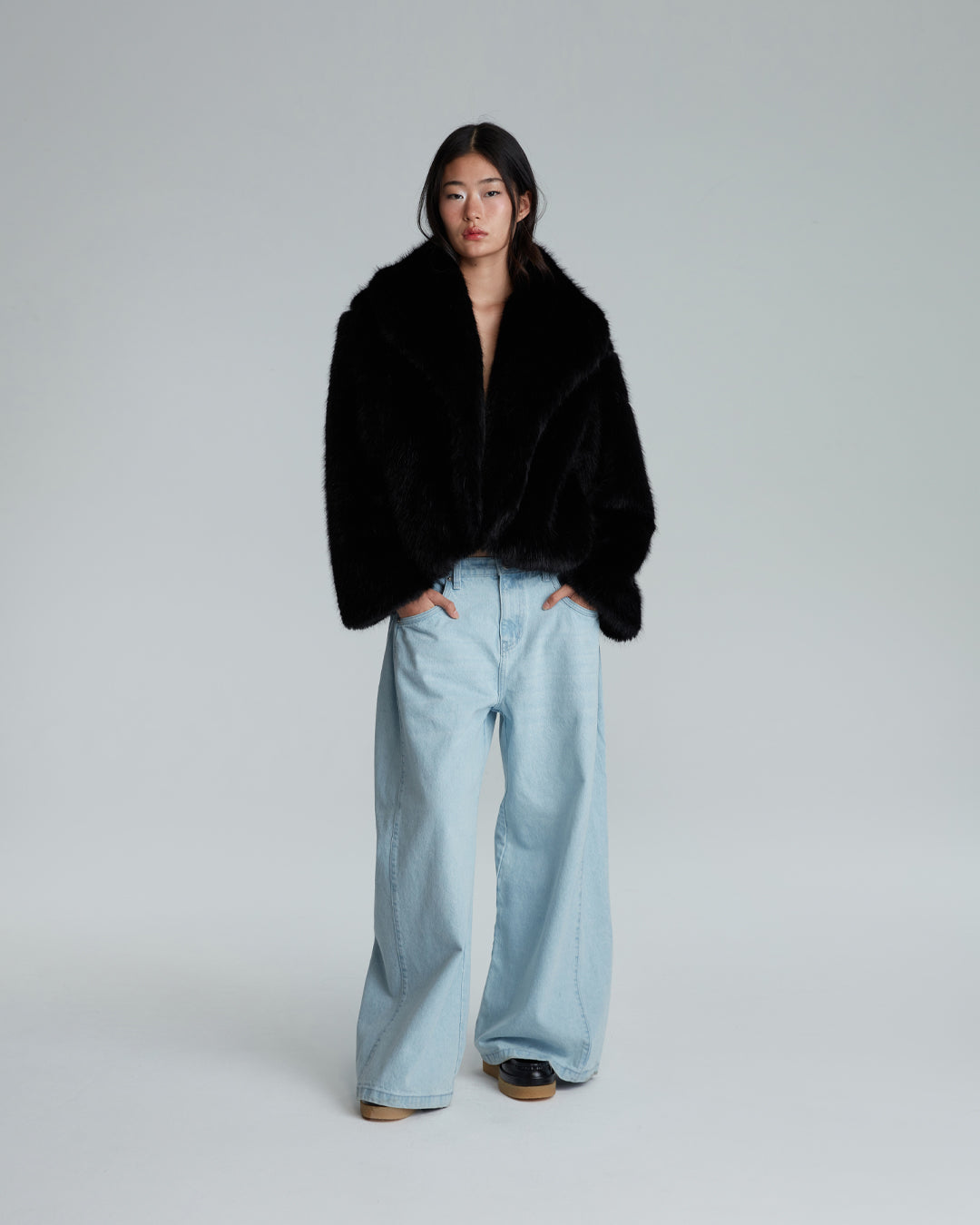 FAUX FUR CROPPED JACKET (BLACK)