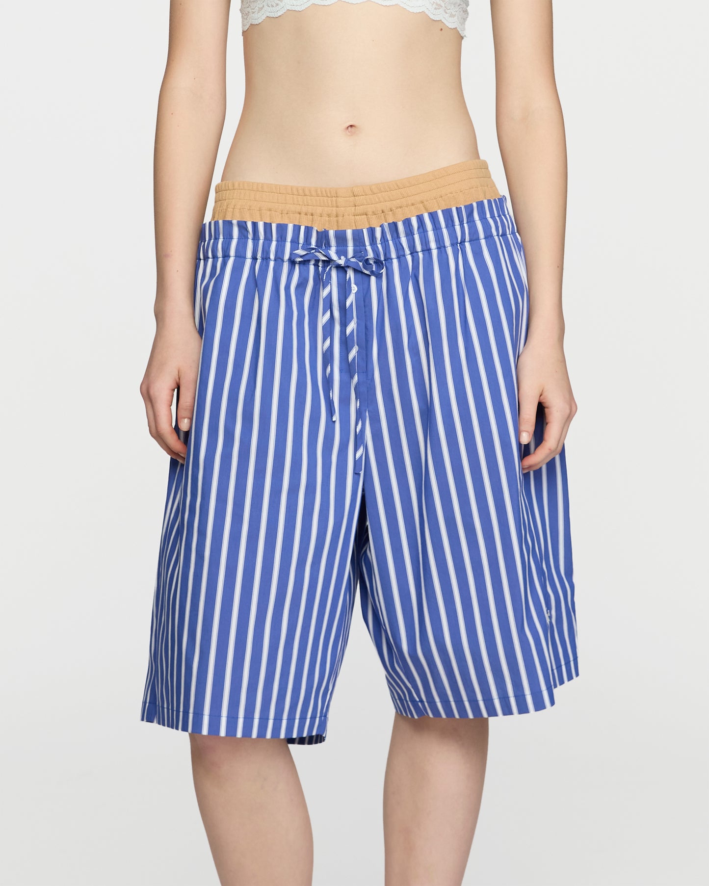 BLUE RIBBED WAISTED BERMUDA SHORTS