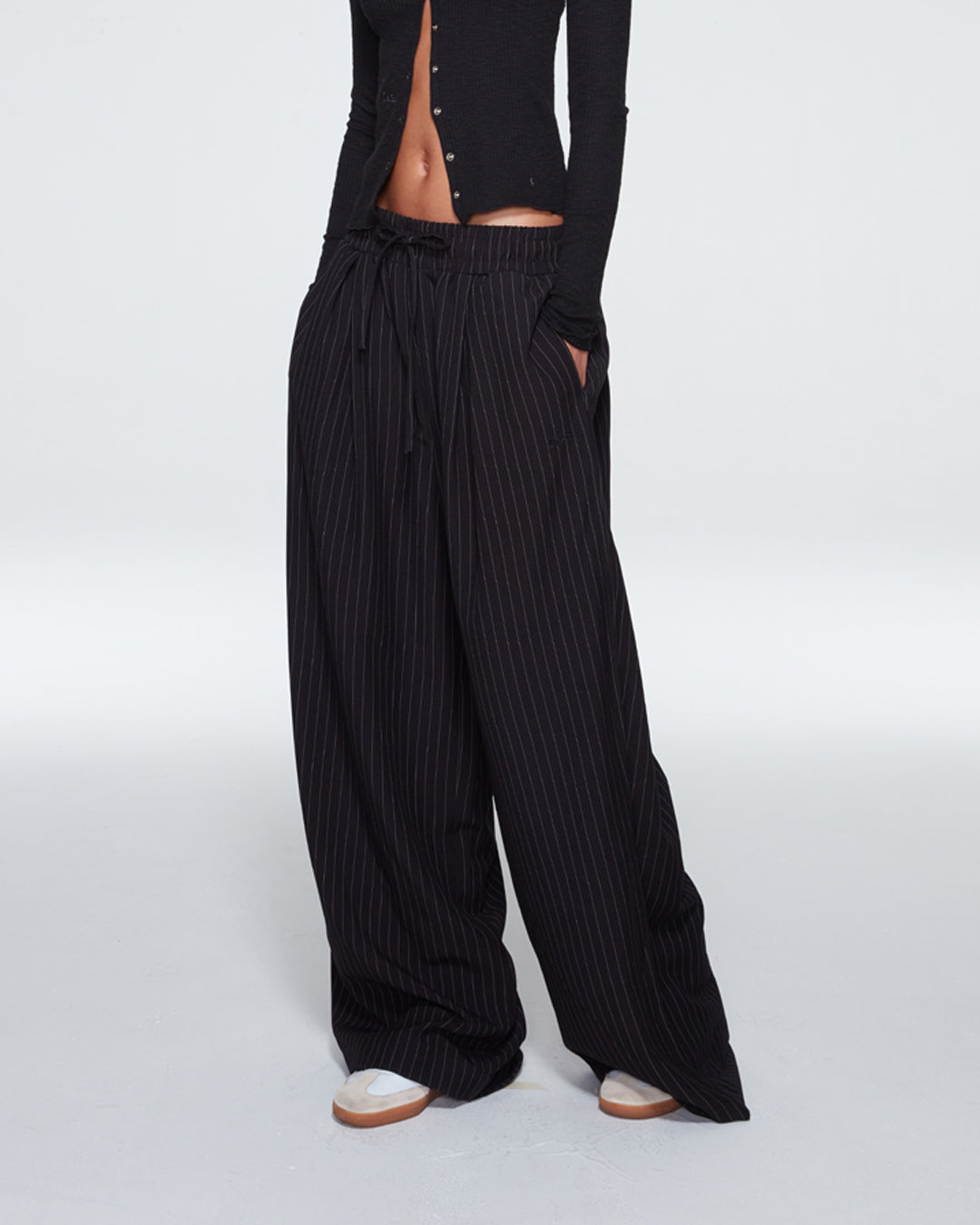 DRAWSTRING STRIPE TROUSERS (BLACK)