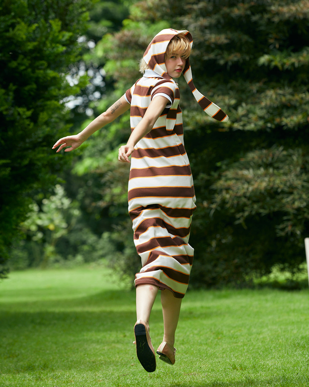 POLO DRESS (WHITE/BROWN)