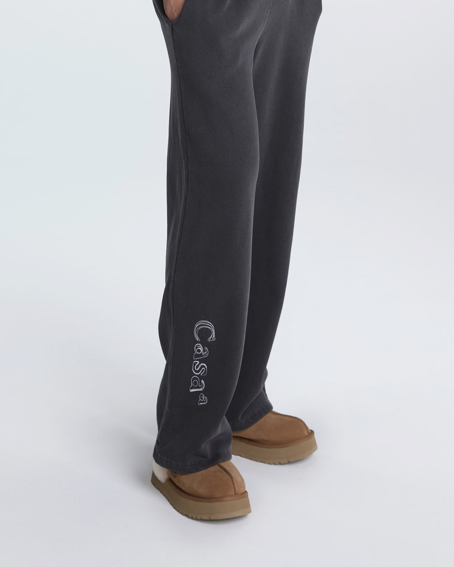 CASAA SERVICE SWEATPANTS (DARK GREY)