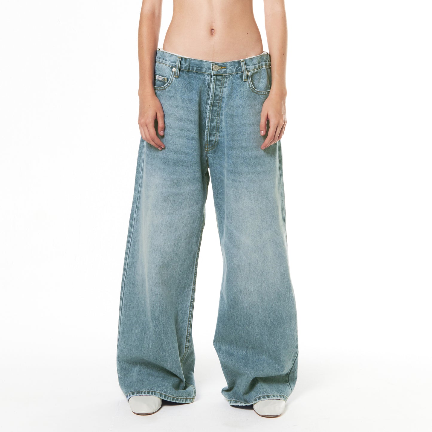 CLASSIC BLUE JEANS