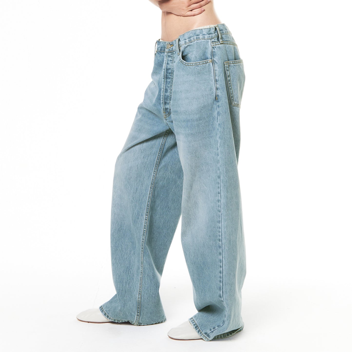 CLASSIC BLUE JEANS