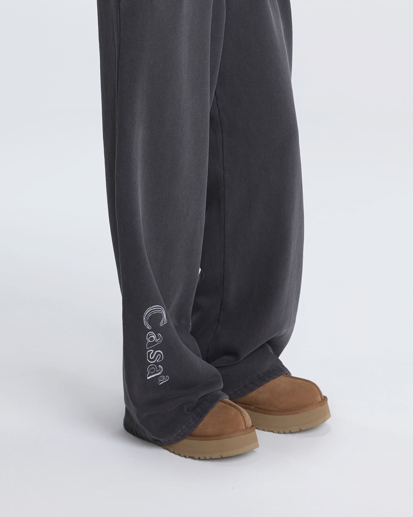 CASAA SERVICE SWEATPANTS (DARK GREY)
